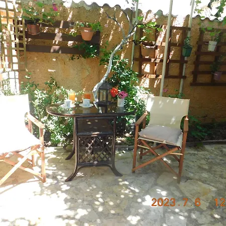 Adonino Apartment *