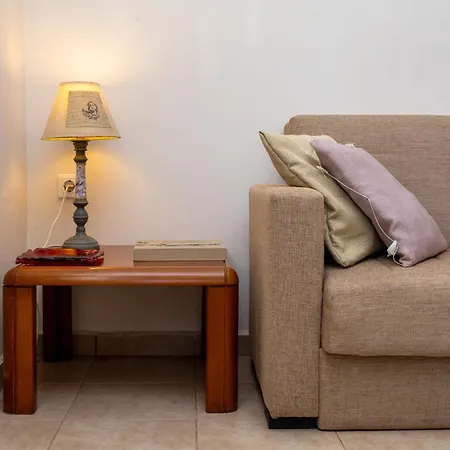 Adonino Apartment *
