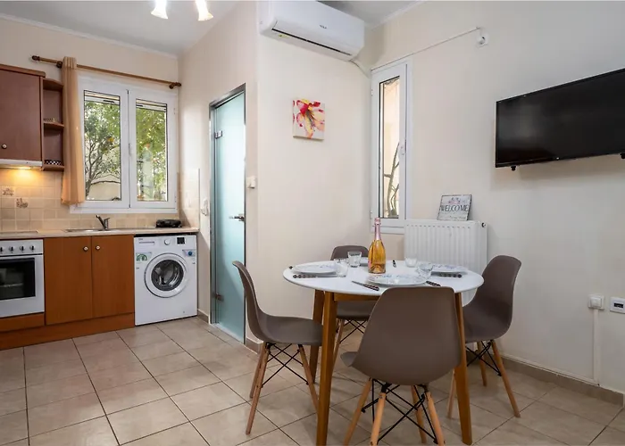 Adonino أرغوستولي